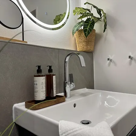 아파트 Mel&bens Modern Oak-apartments Fuer Bis Zu 12 Personen